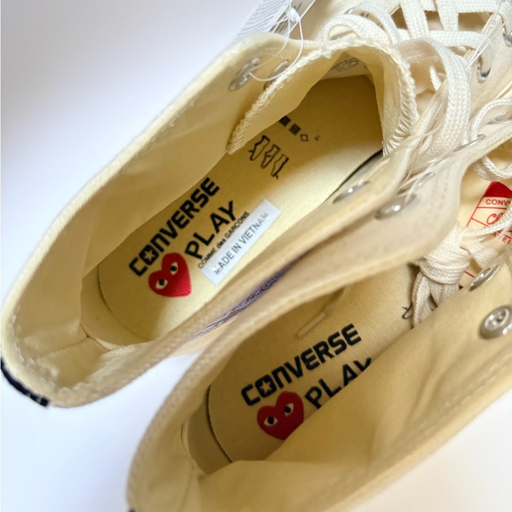 Men's Cream Canvas Low-Top Sneakers with Red Heart Accent